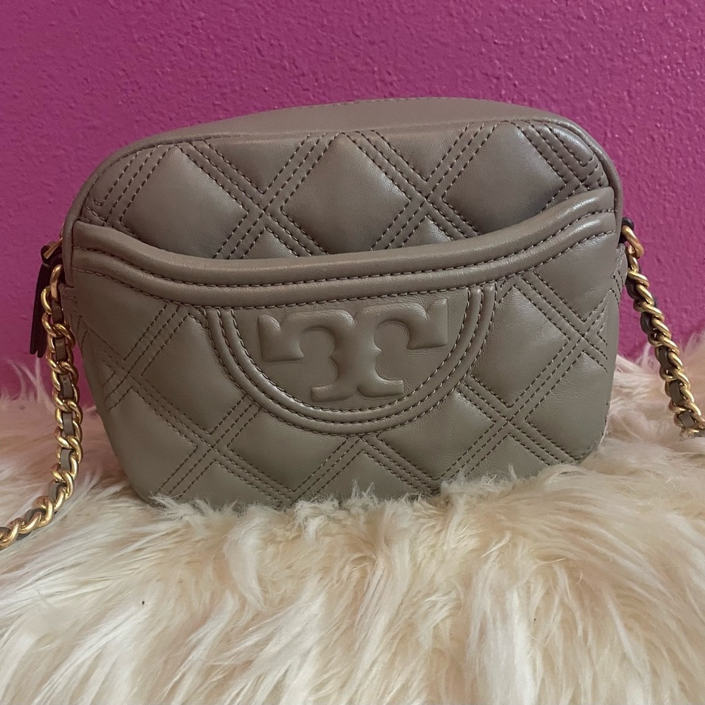 Tory Burch Gray Crossbody Bag with Quilted Leather and Chain Strap